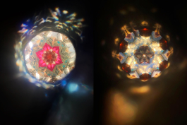 006 Schmuckkaleidoskop Triform: Ein Blick durch ein Kaleidoskop ist wie ein Eintritt in eine Welt voller Farben und Muster. Wenn man durch das Kaleidoskop schaut, sieht man ein sich ständig veränderndes und symmetrisches Muster.